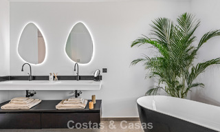 Instapklare, contemporaine luxevilla te koop aan de golfbaan op de New Golden Mile, Marbella - Estepona 785136 