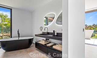 Instapklare, contemporaine luxevilla te koop aan de golfbaan op de New Golden Mile, Marbella - Estepona 785149 