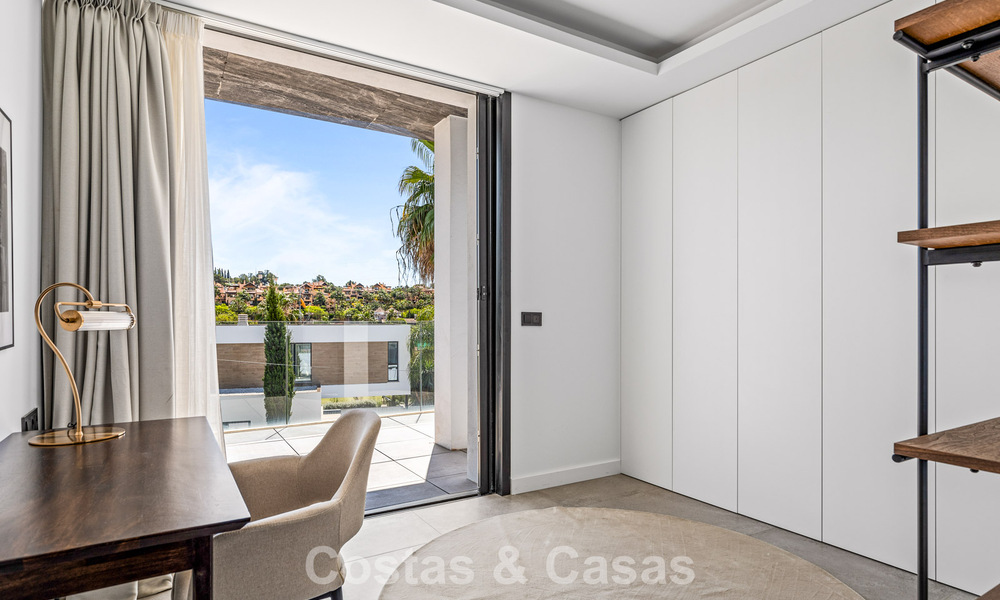 Instapklare, contemporaine luxevilla te koop aan de golfbaan op de New Golden Mile, Marbella - Estepona 785153