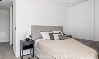 Instapklare, contemporaine luxevilla te koop aan de golfbaan op de New Golden Mile, Marbella - Estepona 785156 