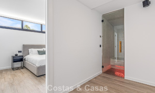 Instapklare, contemporaine luxevilla te koop aan de golfbaan op de New Golden Mile, Marbella - Estepona 785161 