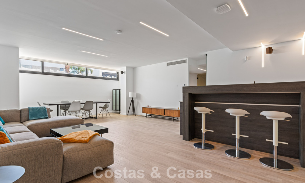 Instapklare, contemporaine luxevilla te koop aan de golfbaan op de New Golden Mile, Marbella - Estepona 785164