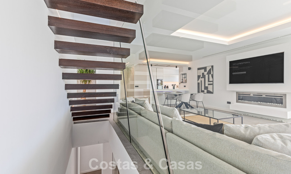 Instapklare, contemporaine luxevilla te koop aan de golfbaan op de New Golden Mile, Marbella - Estepona 785165