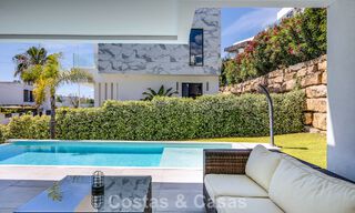Instapklare, contemporaine luxevilla te koop aan de golfbaan op de New Golden Mile, Marbella - Estepona 785171 