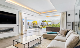 Instapklare, contemporaine luxevilla te koop aan de golfbaan op de New Golden Mile, Marbella - Estepona 785173 