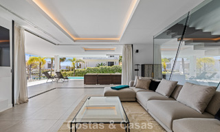Instapklare, contemporaine luxevilla te koop aan de golfbaan op de New Golden Mile, Marbella - Estepona 785174 
