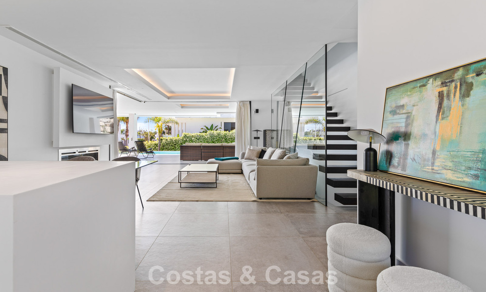 Instapklare, contemporaine luxevilla te koop aan de golfbaan op de New Golden Mile, Marbella - Estepona 785181