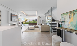 Instapklare, contemporaine luxevilla te koop aan de golfbaan op de New Golden Mile, Marbella - Estepona 785181 