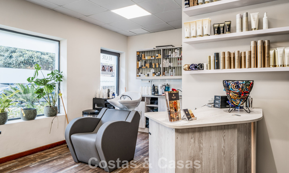 Instapklare, contemporaine luxevilla te koop aan de golfbaan op de New Golden Mile, Marbella - Estepona 785192