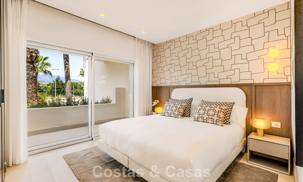 Luxe appartement met zeezicht te koop in een exclusief strandcomplex op de New Golden Mile tussen Marbella en Estepona 785228