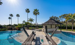 Luxe appartement met zeezicht te koop in een exclusief strandcomplex op de New Golden Mile tussen Marbella en Estepona 795119 