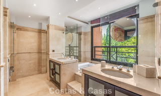 Ruim 3-slaapkamer appartement te koop in een high-end strandcomplex in Puerto Banus, Marbella 785196 