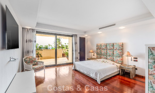 Ruim 3-slaapkamer appartement te koop in een high-end strandcomplex in Puerto Banus, Marbella 785198 