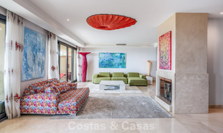 Ruim 3-slaapkamer appartement te koop in een high-end strandcomplex in Puerto Banus, Marbella 785199 