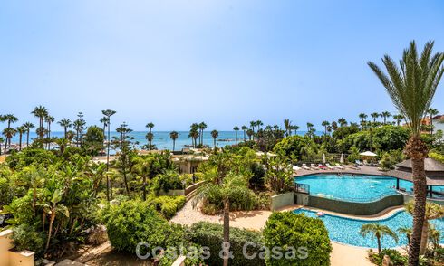 Ruim 3-slaapkamer appartement te koop in een high-end strandcomplex in Puerto Banus, Marbella 785202