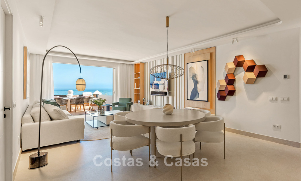 Gerenoveerd penthouse met zeezicht te koop aan het strand op de New Golden Mile tussen Marbella en Estepona 785279