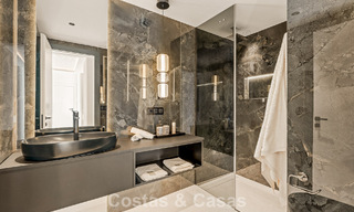 Gerenoveerd penthouse met zeezicht te koop aan het strand op de New Golden Mile tussen Marbella en Estepona 785283 
