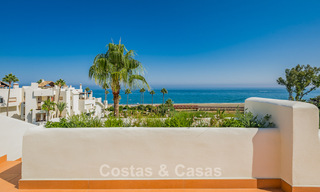 Gerenoveerd penthouse met zeezicht te koop aan het strand op de New Golden Mile tussen Marbella en Estepona 785296 