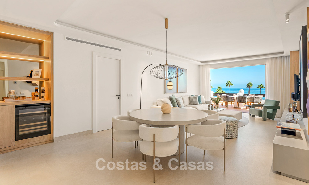 Gerenoveerd penthouse met zeezicht te koop aan het strand op de New Golden Mile tussen Marbella en Estepona 785303