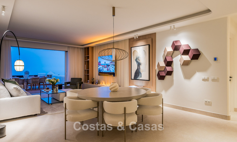 Gerenoveerd penthouse met zeezicht te koop aan het strand op de New Golden Mile tussen Marbella en Estepona 785314
