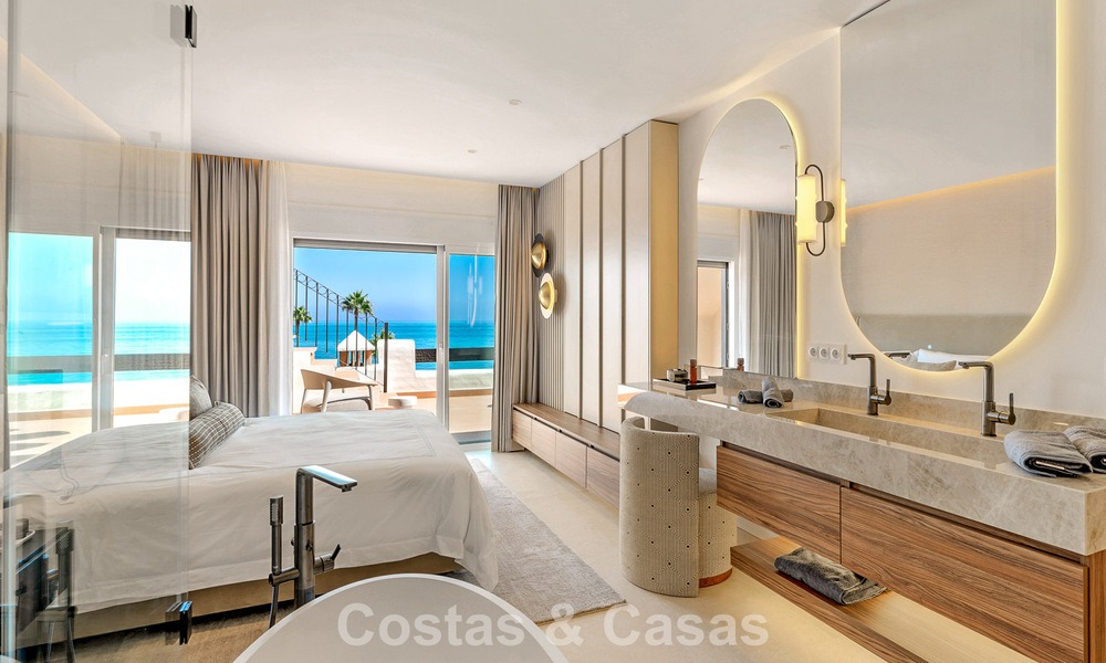 Gerenoveerd penthouse met zeezicht te koop aan het strand op de New Golden Mile tussen Marbella en Estepona 785320