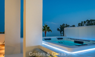 Gerenoveerd penthouse met zeezicht te koop aan het strand op de New Golden Mile tussen Marbella en Estepona 785323 