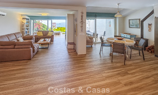 Ruime, instapklare woning met zeezicht te koop, grenzend aan het strand, nabij Estepona stad 785474 