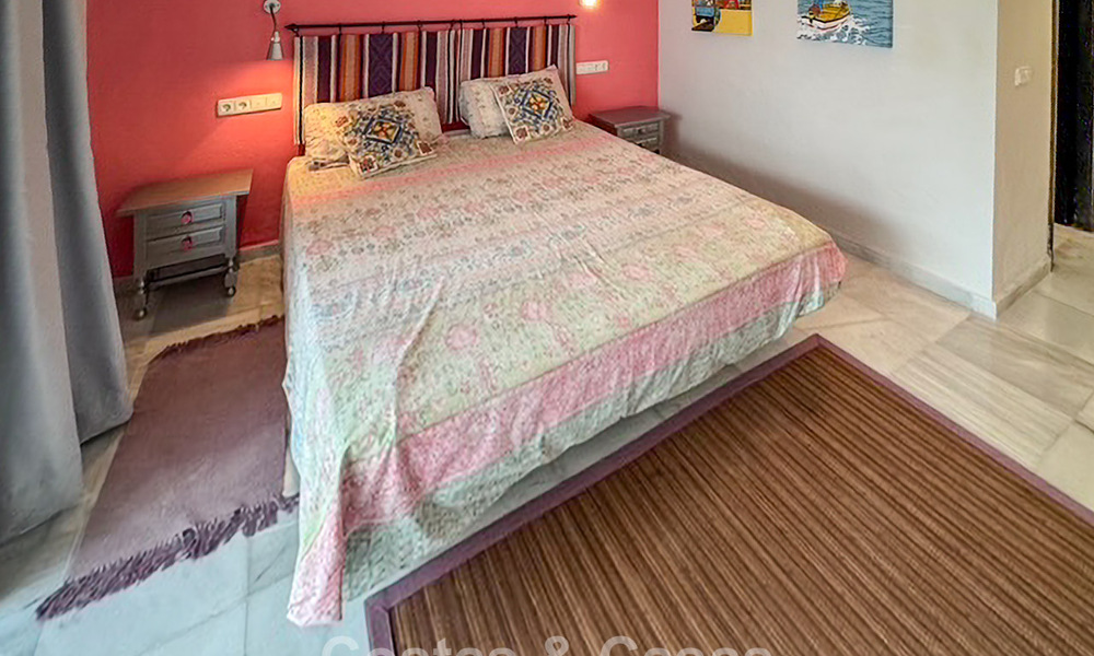 Ruime, instapklare woning met zeezicht te koop, grenzend aan het strand, nabij Estepona stad 785478