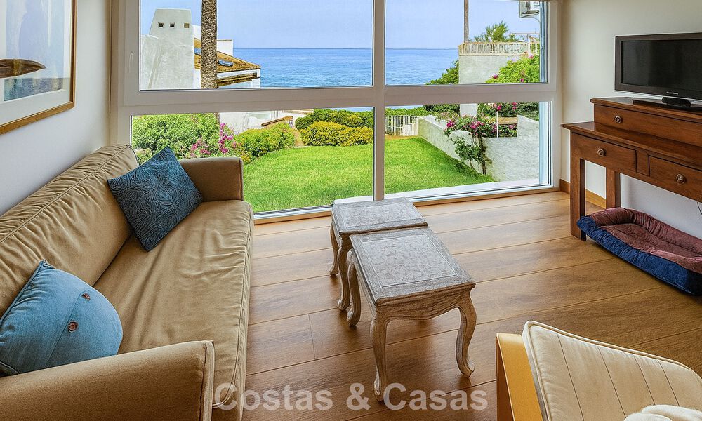 Ruime, instapklare woning met zeezicht te koop, grenzend aan het strand, nabij Estepona stad 785482