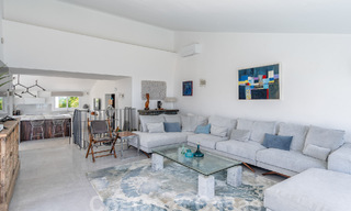 Charmante woningen te koop in een eerstelijns strandurbanisatie nabij Estepona stad 808308 