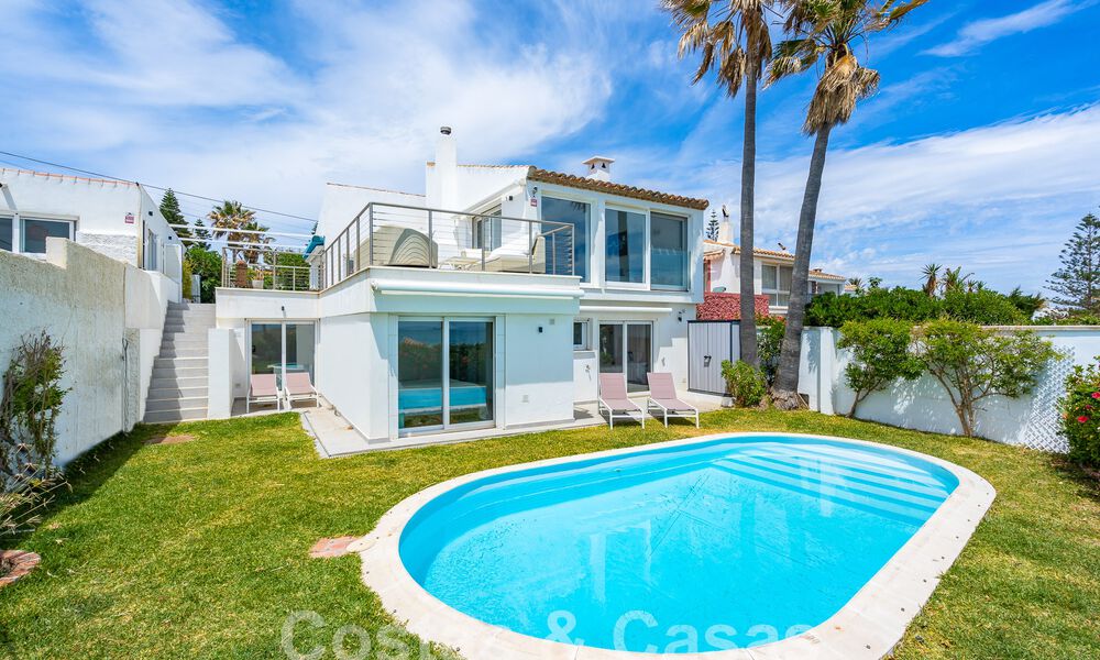 Charmante woningen te koop in een eerstelijns strandurbanisatie nabij Estepona stad 808319
