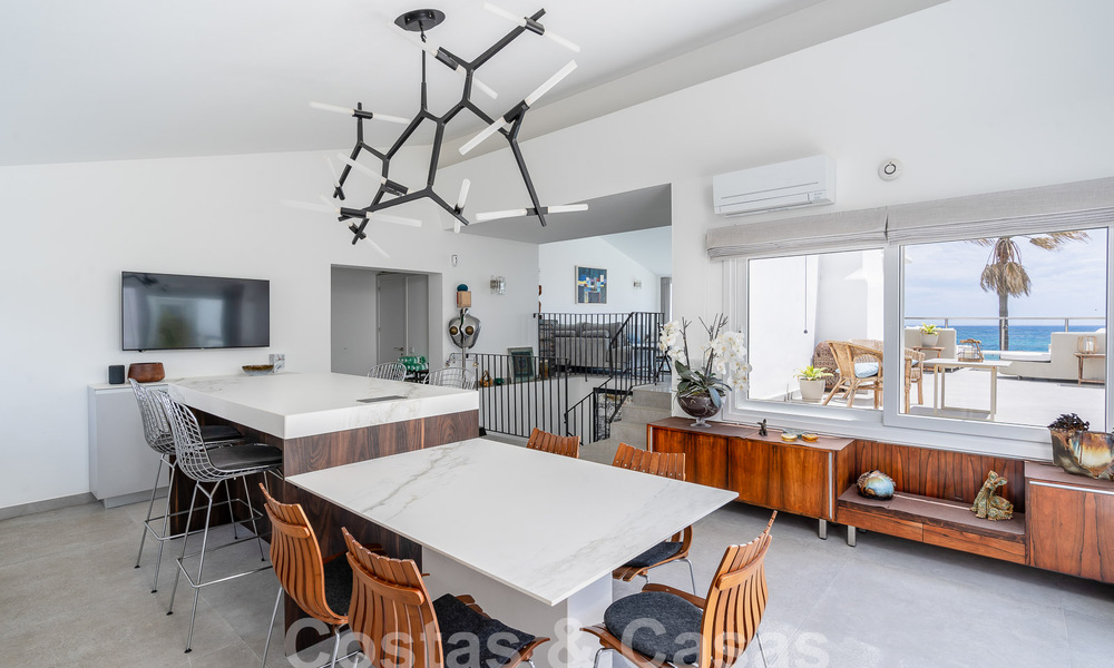 Charmante woningen te koop in een eerstelijns strandurbanisatie nabij Estepona stad 808326