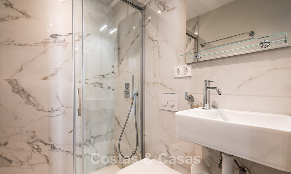 Eigentijds luxe penthouse met ruim dakterras te koop dicht bij alle voorzieningen en het centrum van San Pedro, Marbella 785496