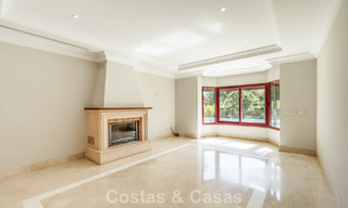 Royale, Spaanse luxevilla te koop in een afgeschermde villawijk aan Marbella’s Golden Mile 785684 