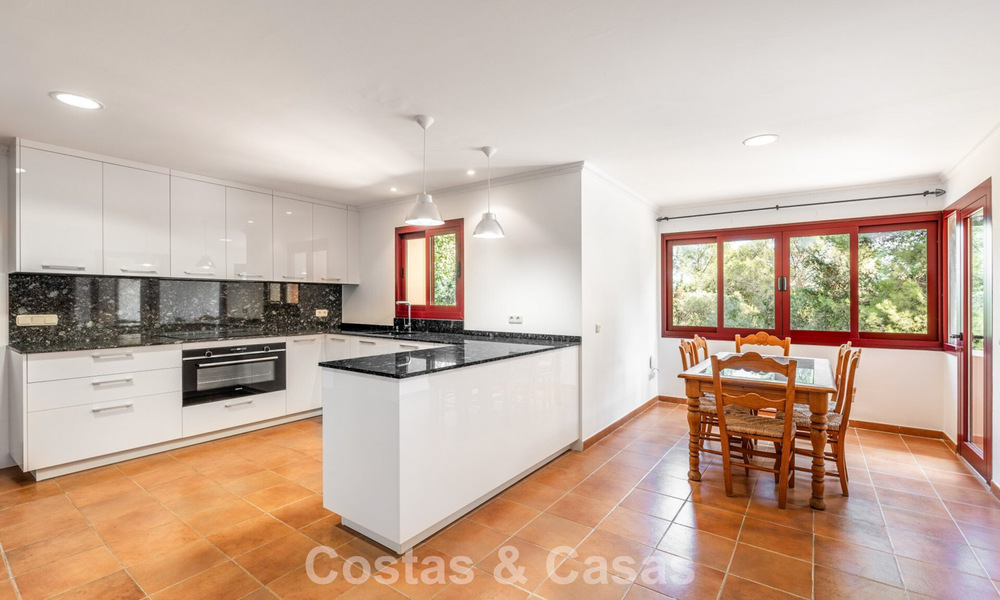 Royale, Spaanse luxevilla te koop in een afgeschermde villawijk aan Marbella’s Golden Mile 785687