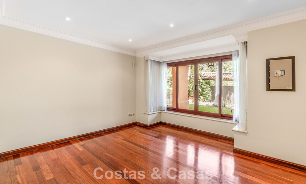 Royale, Spaanse luxevilla te koop in een afgeschermde villawijk aan Marbella’s Golden Mile 785696