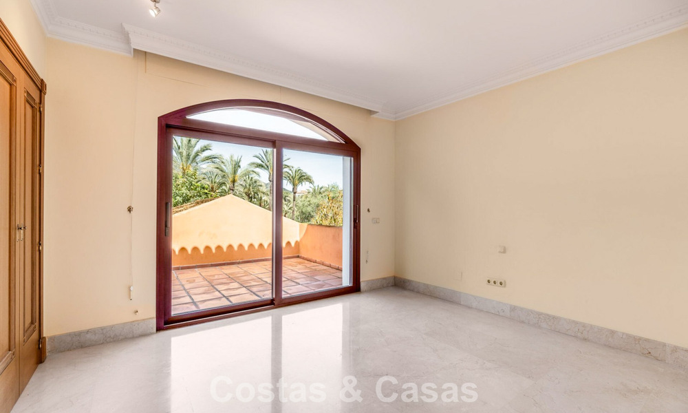 Royale, Spaanse luxevilla te koop in een afgeschermde villawijk aan Marbella’s Golden Mile 785699