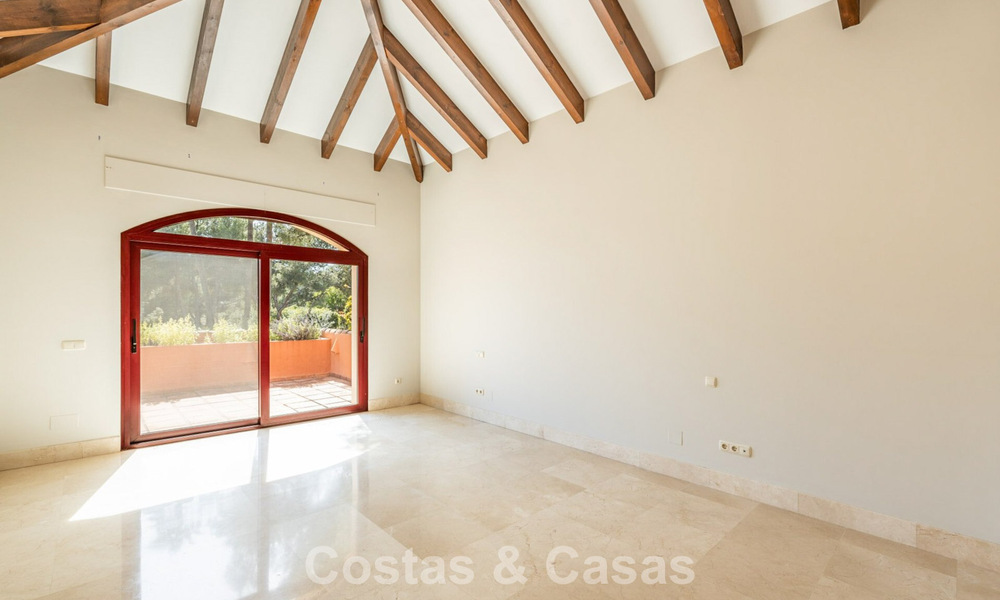 Royale, Spaanse luxevilla te koop in een afgeschermde villawijk aan Marbella’s Golden Mile 785701