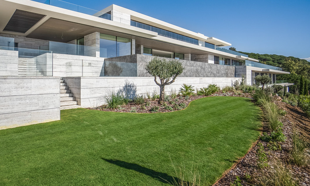 Nieuwe, high-end luxevilla te koop met zeezicht in een gated en permanent bewaakte villawijk van Sotogrande, Costa del Sol 785637