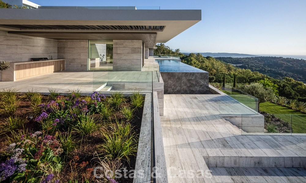 Nieuwe, high-end luxevilla te koop met zeezicht in een gated en permanent bewaakte villawijk van Sotogrande, Costa del Sol 785649