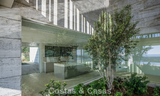 Nieuwe, high-end luxevilla te koop met zeezicht in een gated en permanent bewaakte villawijk van Sotogrande, Costa del Sol 785667 