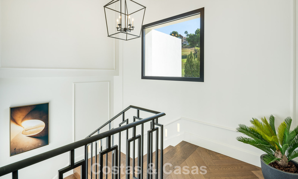 Schitterende eerstelijnsgolf luxevilla te koop in het hart van Nueva Andalucia, Marbella 785603