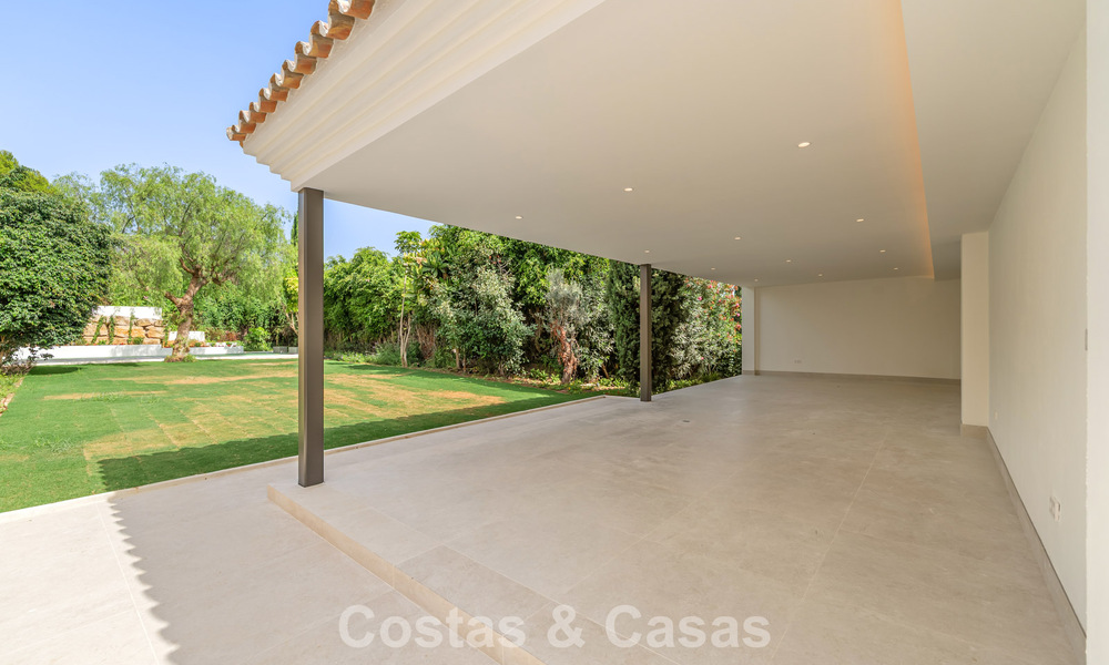 Royale luxevilla met moderne mediterrane architectuur te koop op Marbella’s Golden Mile 785543