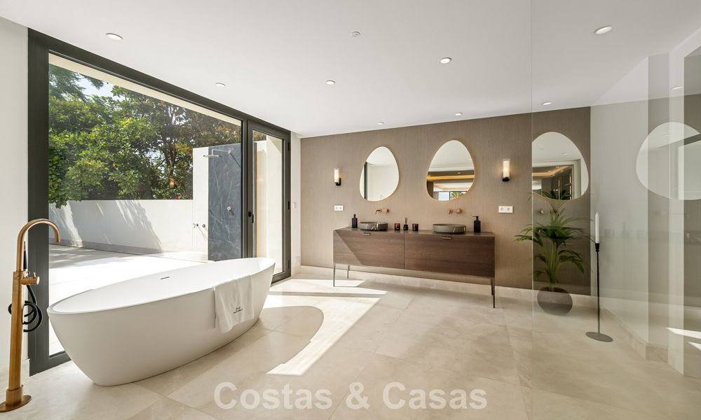 Royale luxevilla met moderne mediterrane architectuur te koop op Marbella’s Golden Mile 785552