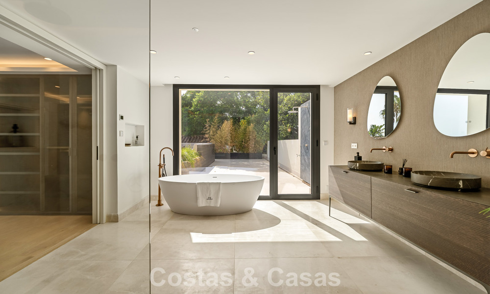 Royale luxevilla met moderne mediterrane architectuur te koop op Marbella’s Golden Mile 785554