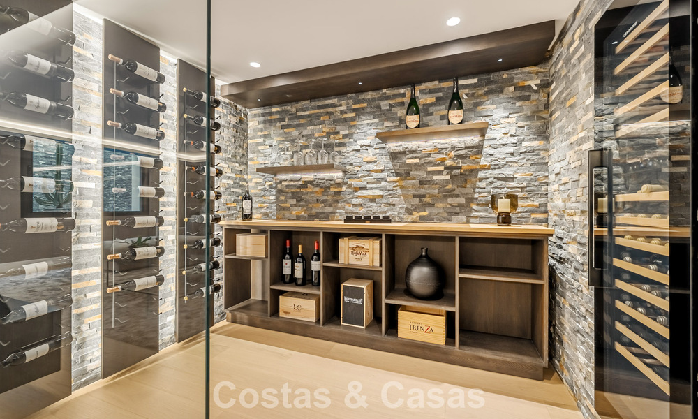 Royale luxevilla met moderne mediterrane architectuur te koop op Marbella’s Golden Mile 785572