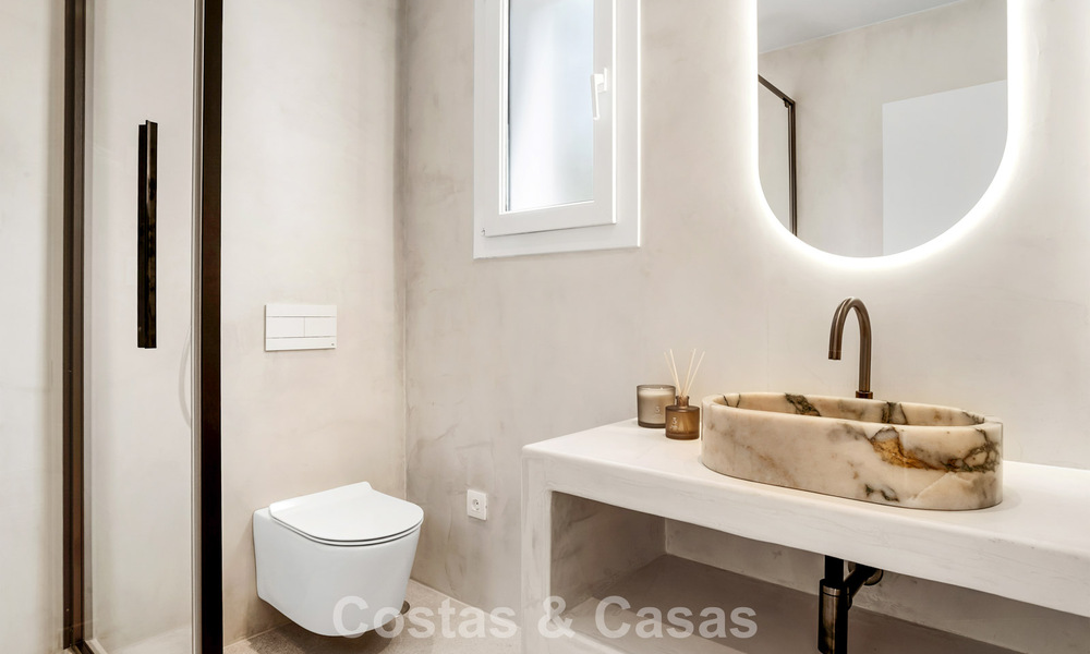 Moderne Spaanse luxevilla te koop op de tweede lijn van een golfbaan in een bevoorrechte villawijk, Benahavis - Marbella 785739