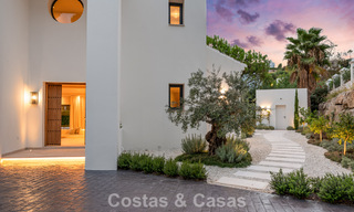 Moderne Spaanse luxevilla te koop op de tweede lijn van een golfbaan in een bevoorrechte villawijk, Benahavis - Marbella 785764 