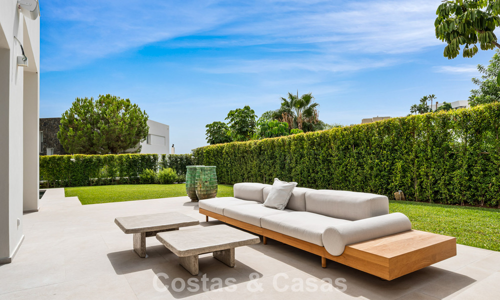 Moderne Spaanse luxevilla te koop op de tweede lijn van een golfbaan in een bevoorrechte villawijk, Benahavis - Marbella 785771
