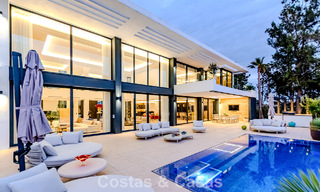 Majestueus meesterwerk te koop in een strakke, moderne stijl in een beveiligde villawijk van Sotogrande, Costa del Sol 786194 